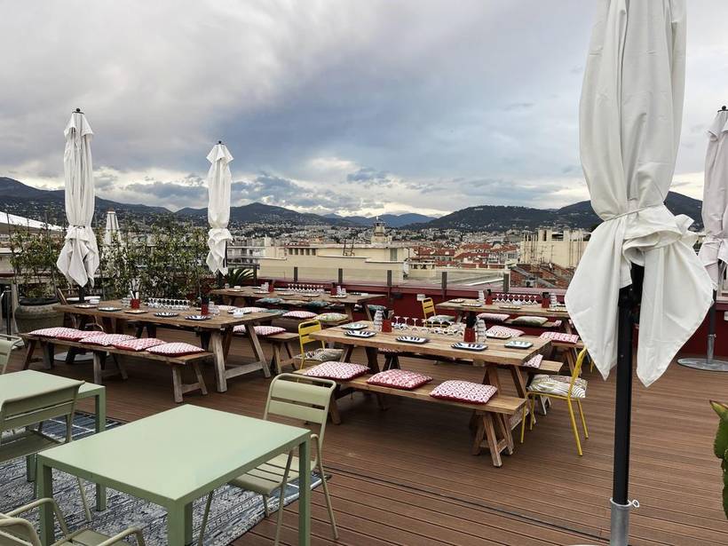 Roof top de l'hôtel Marriott — livré