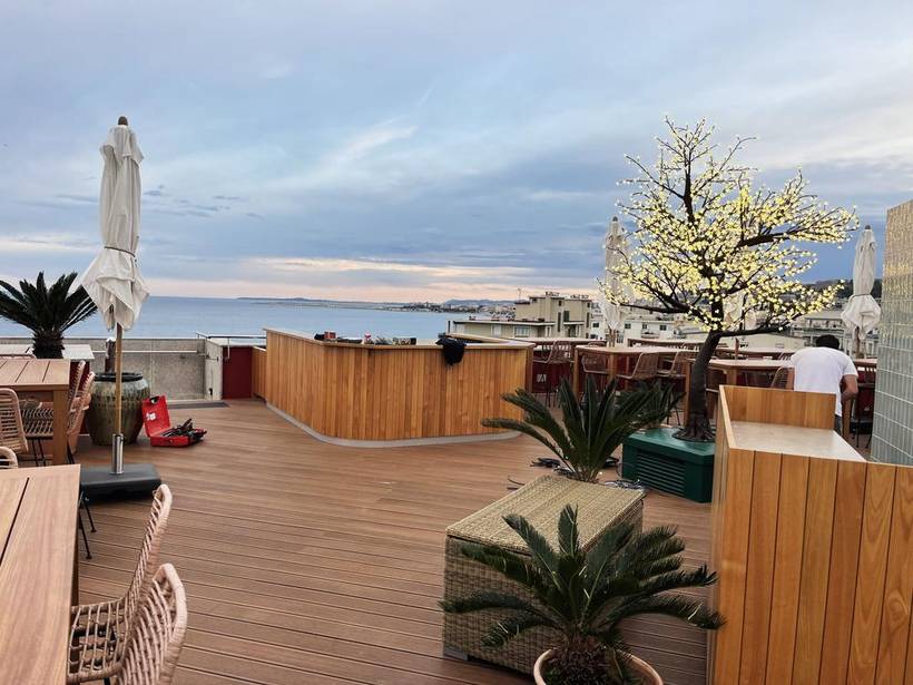 Roof top de l'hôtel Marriott — livré