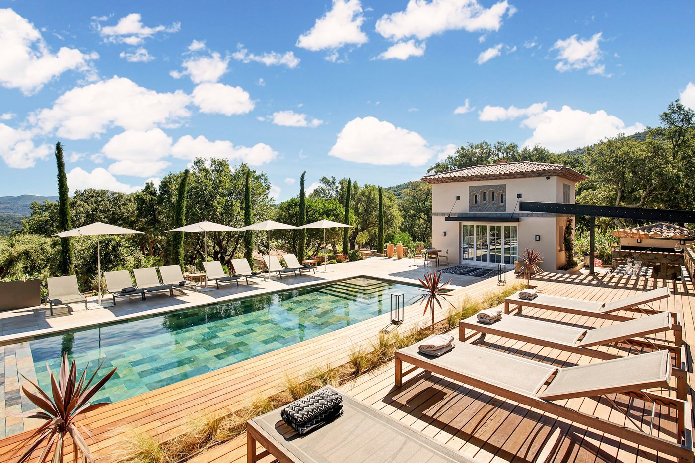 Piscine et terrasse de la villa du Plan de la Tour