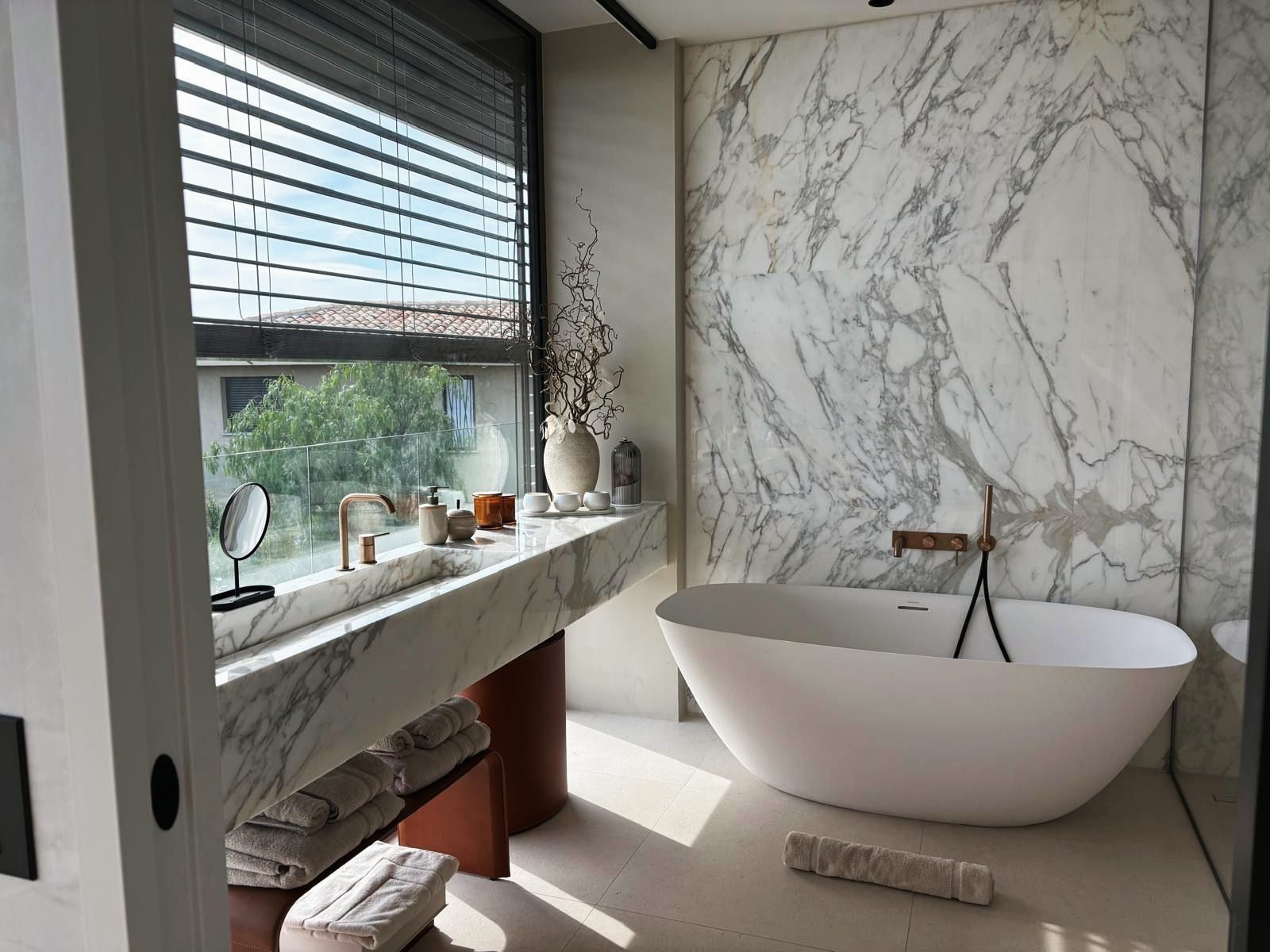 Salle de bain en marbre statuaire